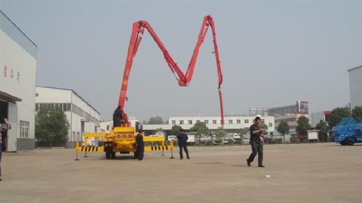 【农村小型<em>混凝土泵车</em>厂家销售】价格,厂家,其